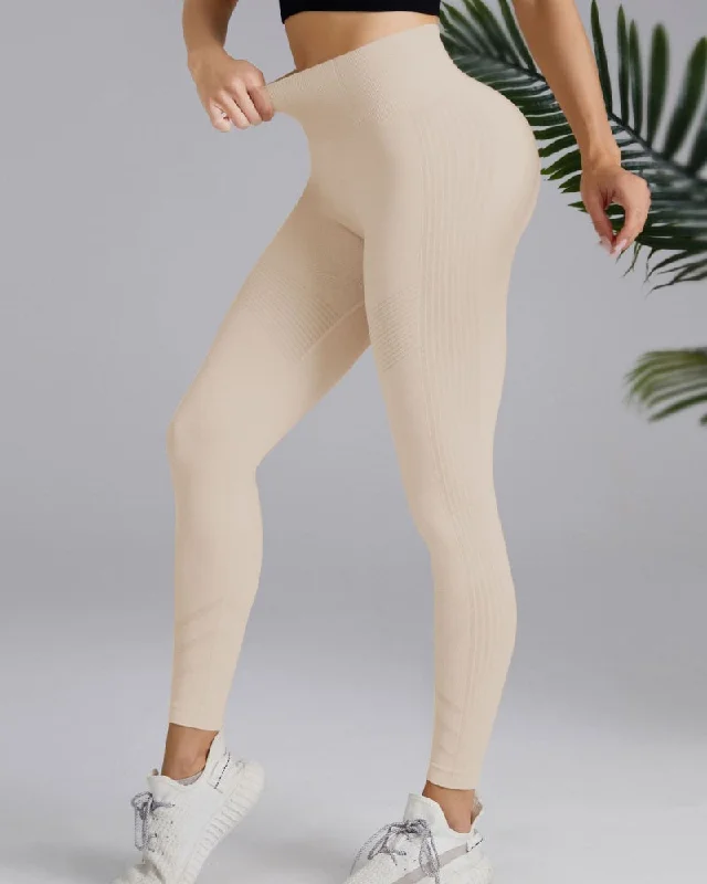 Lange Yogahose in Nude mit Hoher Taille und Bauchkontrollierender Pfirsich-Hüfte