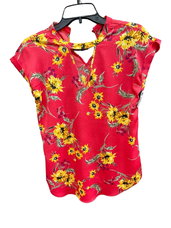 Top Short Sleeve By Express  Size: S