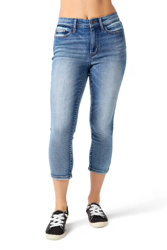 Mid-Rise Capri Jean In Contrast Wash