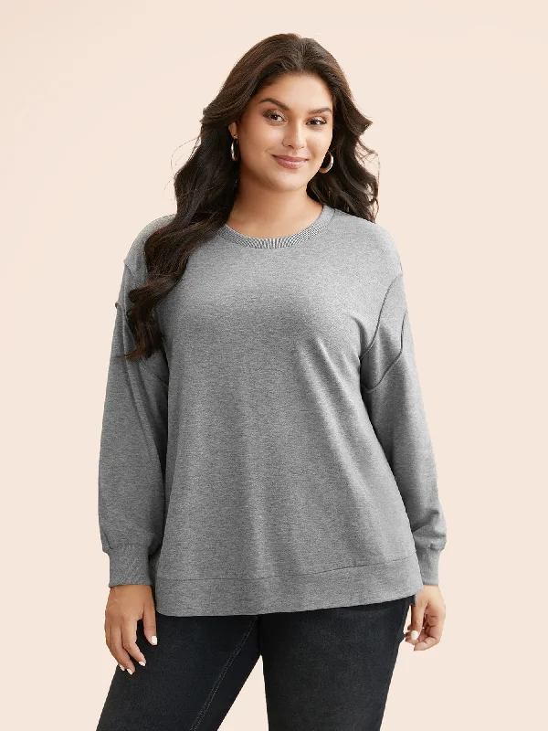 Round Neck Tucked Seam Slit Hem Sweatshirt